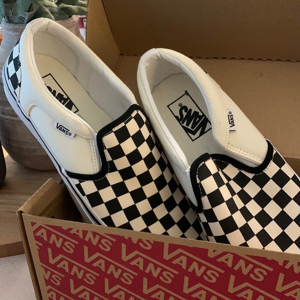 Brand New Women’s Checkered Vans